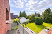 Balkon mit Aussicht ins Grüne - 