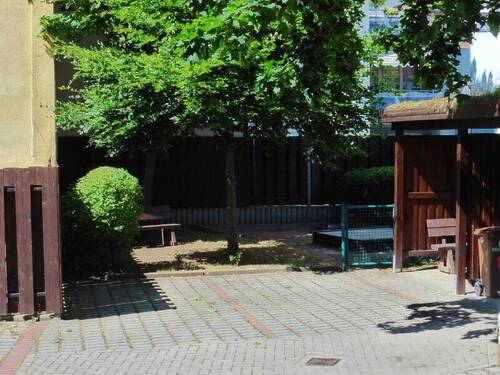 zwei Stellplätze zum Laden - 