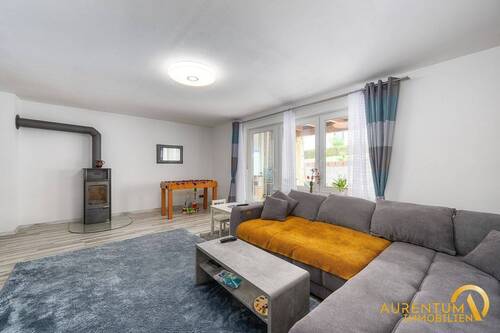 Wohnzimmer - Mehrfamilienhaus, Wohnhaus mit 200,00 m² in Rottenburg an der Laaber zum Kaufen