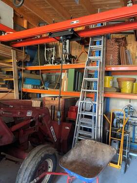 Halle rechts -separate Türe - 