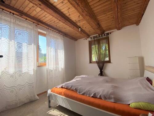 OG: 4 Zimmerwohnung Schlafzimmer - 