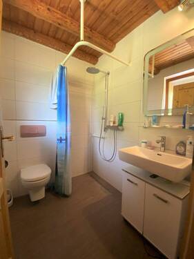 Whg. 2 OG: 2 Zi. Dusche und WC - 