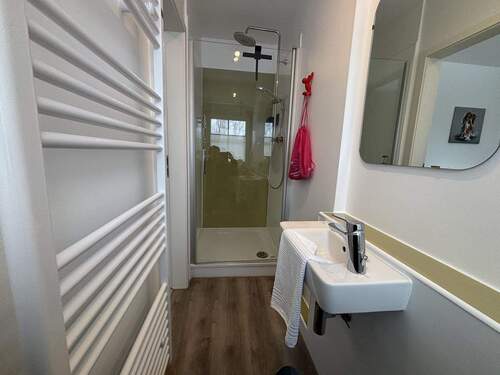 neues Duschbad/WC en Suite Elternschlafzimmer - 
