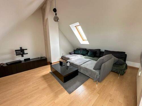 Einladendes Wohnzimmer im DG - 