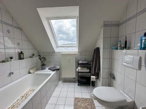 Großzügiges Badezimmer - 