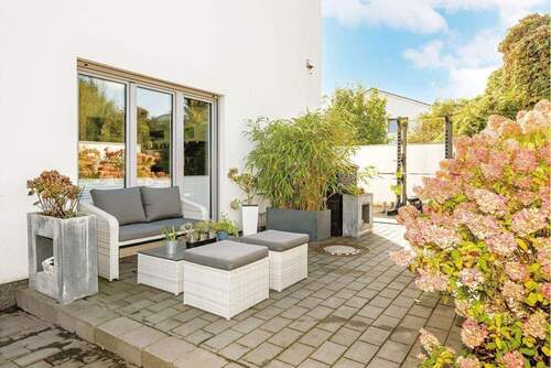 vordere Terrasse - Einfamilienhaus mit 136,00 m&sup2; in Berlin zur Miete