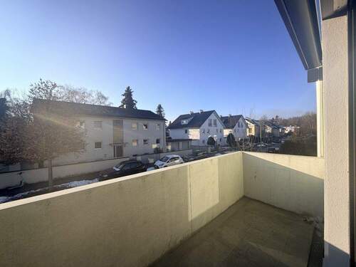 Balkon - Etagenwohnung mit 61,10 m&sup2; in München / Moosach zur Miete
