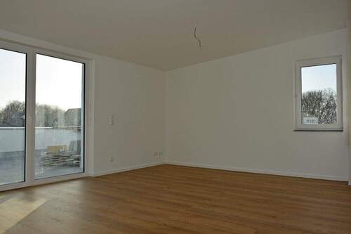 Wohn-/Esszimmer - 