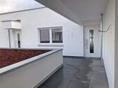 Laubengang/Wohnungseingang - 