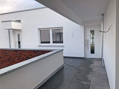 Laubengang/Wohnungseingang - 