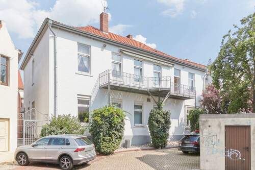 Hausansicht Wohnhaus - 