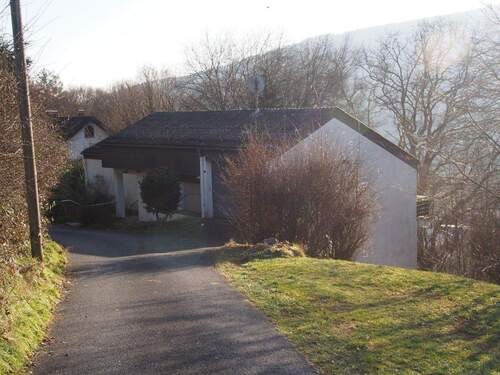 Zufahrt zum Haus - 1 Zimmer Einfamilienhaus zum Kaufen in Partenstein