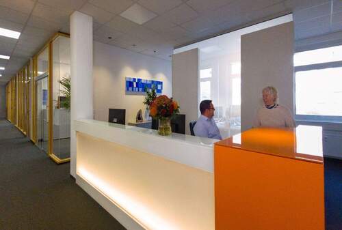 Empfang - Büro mit 33,00 m&sup2; in Köln zur Miete