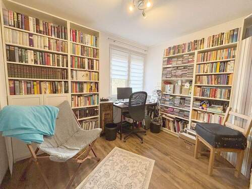 Arbeits-/ Schlafzimmer - 