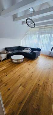 Wohnzimmer mit Balkon OG - 