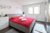 Schlafzimmer - 2 Zimmer Etagenwohnung in Rüsselsheim am Main