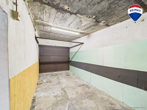 RE/MAX Immobilien DeLux Einfamilienhaus Nalbach Garage - 