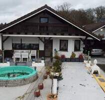 Wohnhaus mit Gewerbeeinheit - 450.000,00&nbsp;EUR Kaufpreis, ca.&nbsp; 120,00&nbsp;m&sup2;&nbsp;Wohnfl&auml;che in Gundelsheim (PLZ: 74831) Tiefenbach