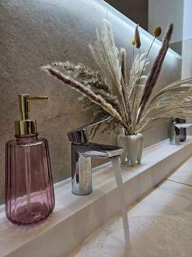 Badezimmer / Bathroom - 