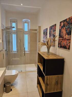 Badezimmer / Bathroom - 