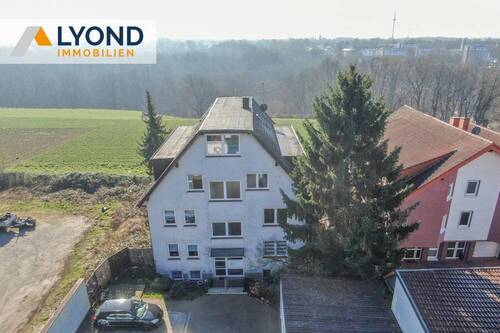 Luftbild Drohne - Diese Gewerbeimmobilie mit 8 Parteien im Industriegebiet steht zum Verkauf!