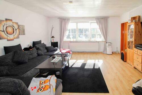 Wohnzimmer E.G. links - 