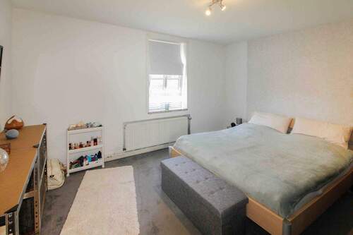 Schlafzimmer E.G. links - 