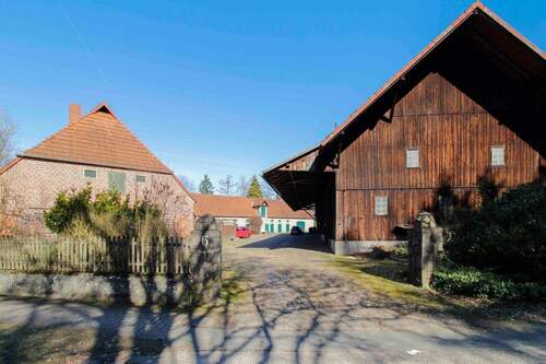 Hofeinfahrt - Willkommen ! - 1 Zimmer Mehrfamilienhaus, Wohnhaus zum Kaufen in Bad Fallingbostel