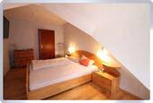 Schlafzimmer - Etagenwohnung mit 89,00 m&sup2; in Rodgau zum Kaufen
