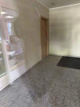 bei einer Teilung der Flächen wäre das der zweite - Büro in Germering zur Miete