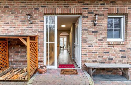 Hauseingang - 5 Zimmer Mehrfamilienhaus, Wohnhaus in Handeloh