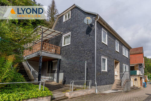 Außenansicht - !! PREISSENKUNG!! Großes Ein- bis Zweifamilienhaus in ruhiger Lage des Thüringer Waldes
