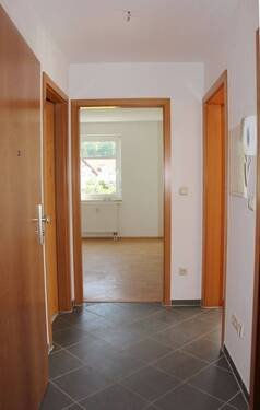 Blick in die Wohnung - 2 Zimmer Etagenwohnung zur Miete in Freital