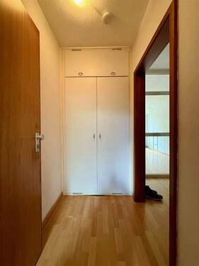 Windfang mit Einbauschrank - 