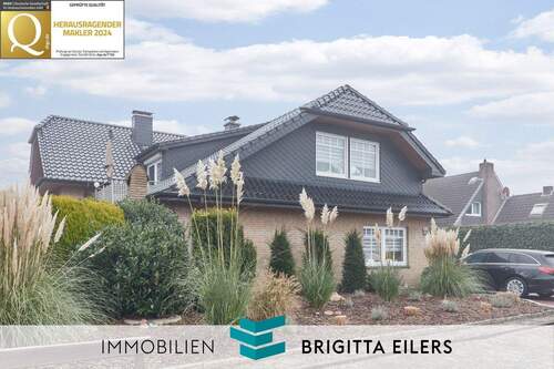 Bild 1 - Kaufen, Einziehen, Wohlfühlen: Modernes Architektenhaus mit tollen Details und viel Platz zum Leben