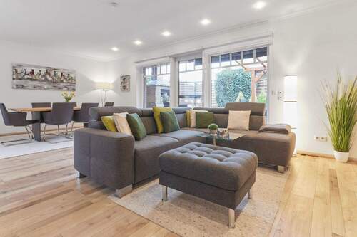 Wohnen / Essen - 5 Zimmer Mehrfamilienhaus, Wohnhaus in Delmenhorst