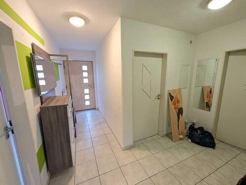 Flur - Etagenwohnung mit 77,70 m&sup2; in Pfarrkirchen zum Kaufen