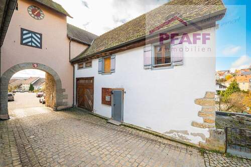 4 - Mehrfamilienhaus, Wohnhaus mit 220,00 m&sup2; in Tengen zum Kaufen