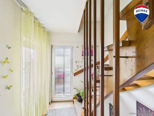 RE:MAXImmobilienDeLuxRodenDiele 1 - 