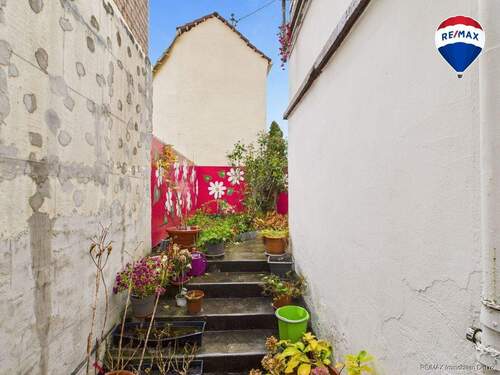 RE:MAXImmobilienDeLuxRodenAußen - 