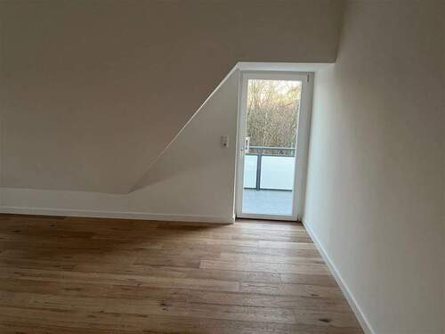 4 - Etagenwohnung mit 110,00 m&sup2; in Zwenkau zur Miete