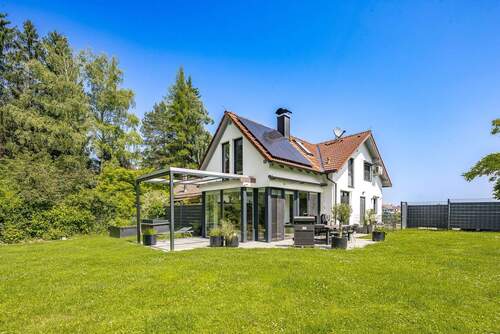 großzügig im Grünen - 8 Zimmer Mehrfamilienhaus, Wohnhaus zum Kaufen in Seeshaupt