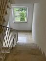 helles freundliches Treppenhaus - 