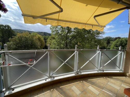 großer,sonniger Balkon - 