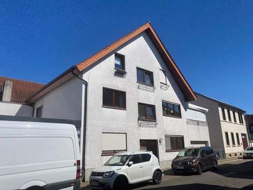 Bild_Haus_links - 3 Zimmer Etagenwohnung in Plankstadt