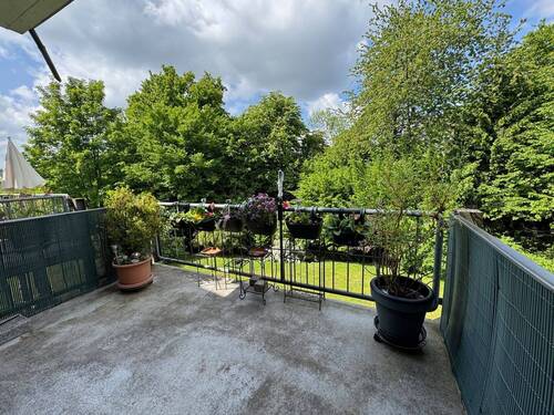 Balkon mit Blick ins Grüne - 2 Zimmer Etagenwohnung in Lüdenscheid