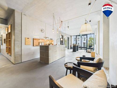 REMAX Immobilien DeLux Hotel Empfang Wallerfangen Mark Borowicz - 