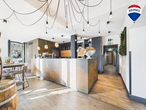 REMAX Immobilien DeLux Hotel Lounge Wallerfangen Mark Borowicz - 