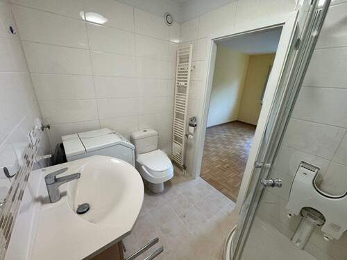 Bad Blick Richtung Schlafzimmer - 