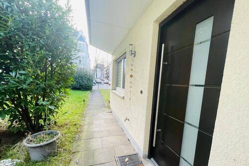 Wohnungseingangstüre - 2 Zimmer Etagenwohnung zum Kaufen in Düsseldorf